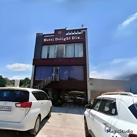 Hotel Delight Deluxe Pipra Dewās Esterno foto