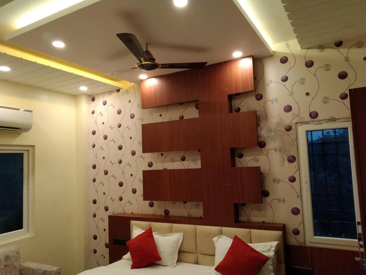 Hotel Delight Deluxe Pipra Dewās Esterno foto