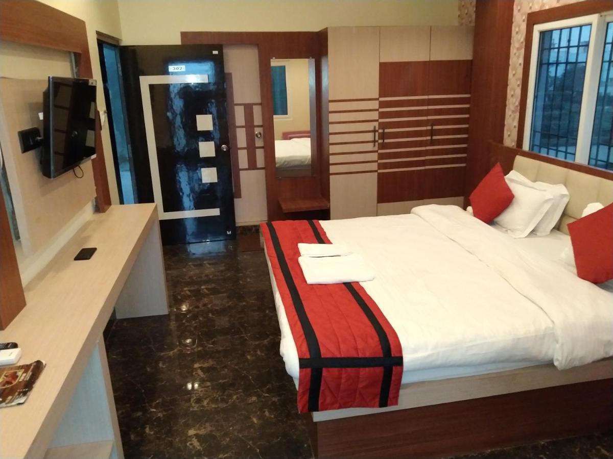 Hotel Delight Deluxe Pipra Dewās Esterno foto