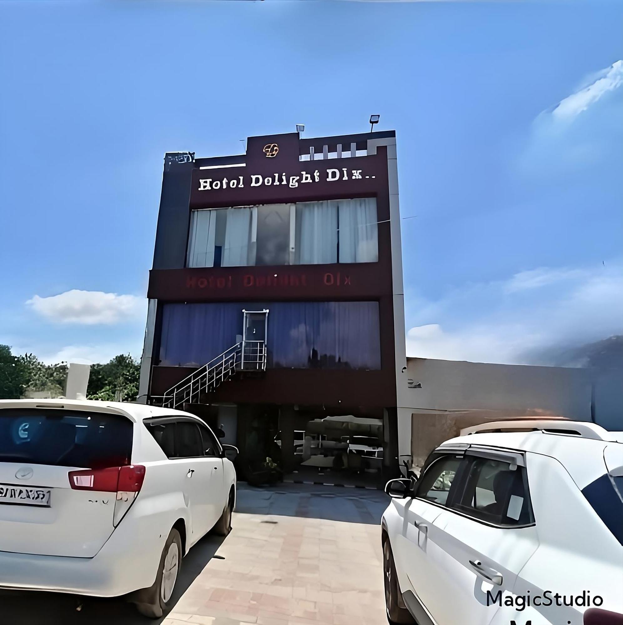 Hotel Delight Deluxe Pipra Dewās Esterno foto